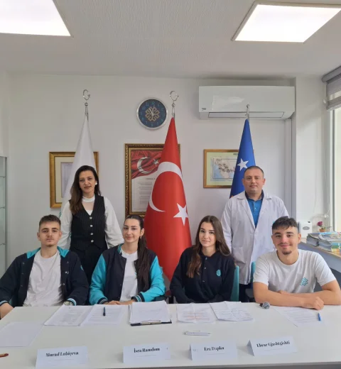Emocioni i çerekfinales në Turnen Ndërkombëtarë të Debatit!